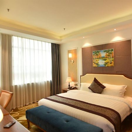 Hong Van Grand Hotel Mong Cai Екстериор снимка