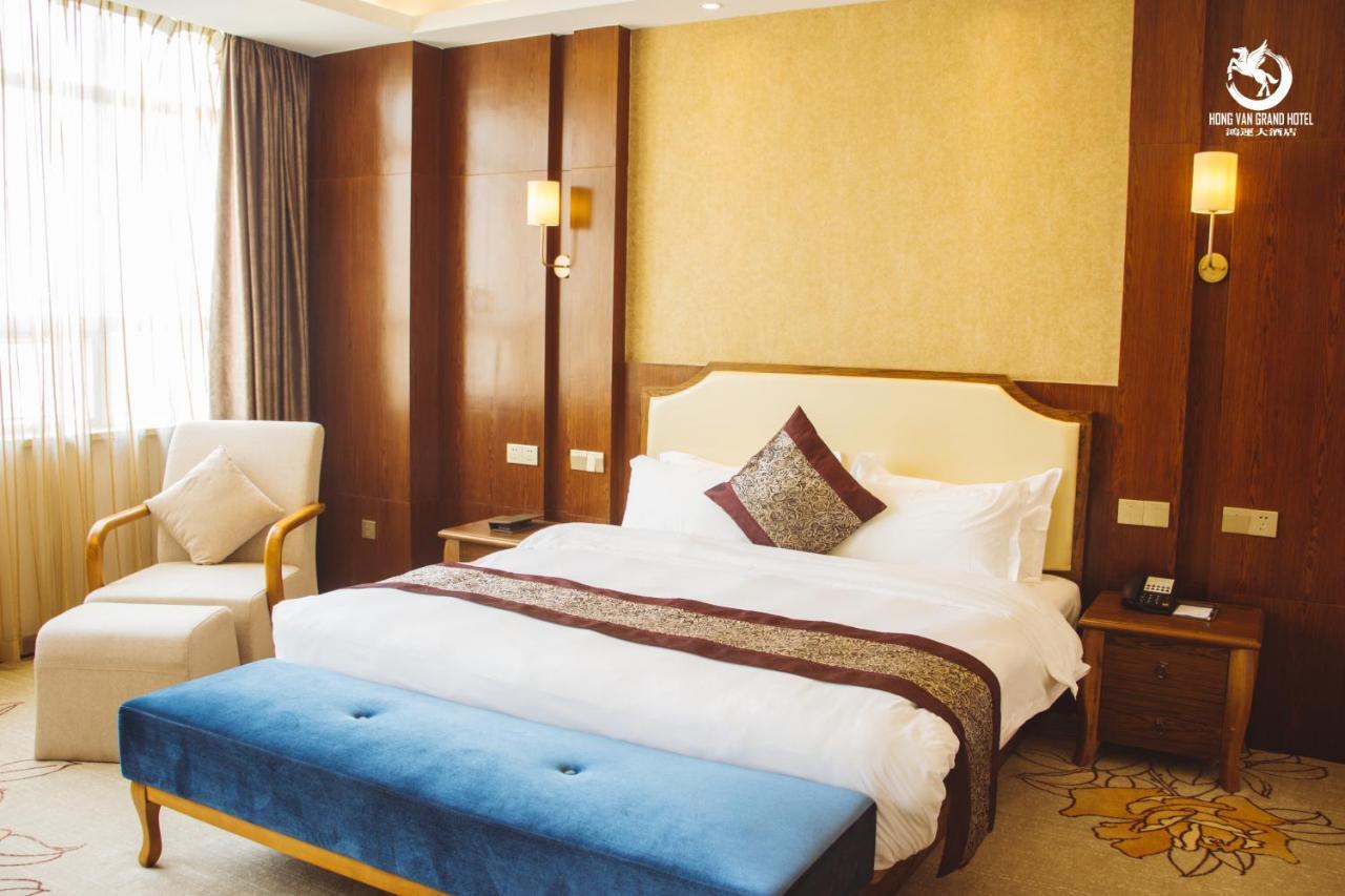 Hong Van Grand Hotel Mong Cai Екстериор снимка