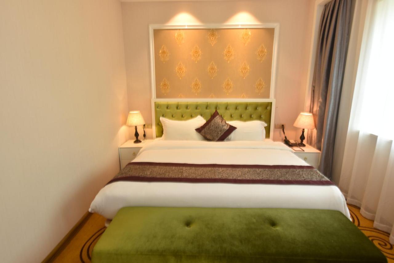 Hong Van Grand Hotel Mong Cai Екстериор снимка