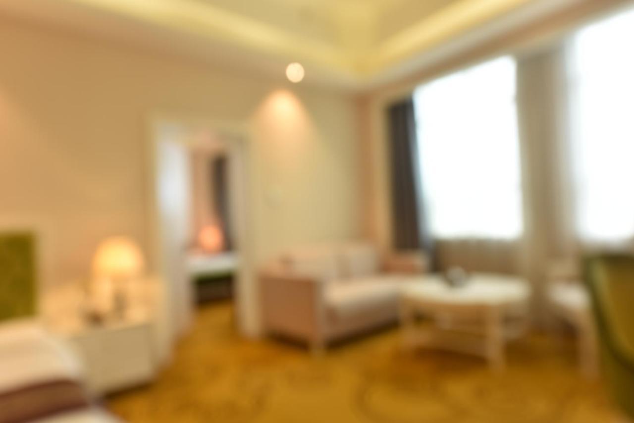 Hong Van Grand Hotel Mong Cai Екстериор снимка