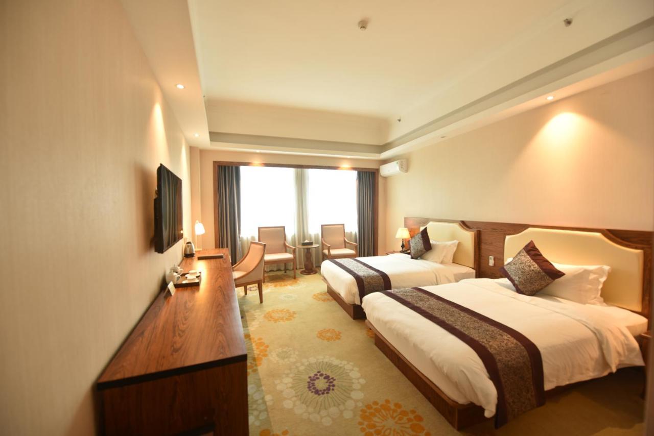Hong Van Grand Hotel Mong Cai Екстериор снимка