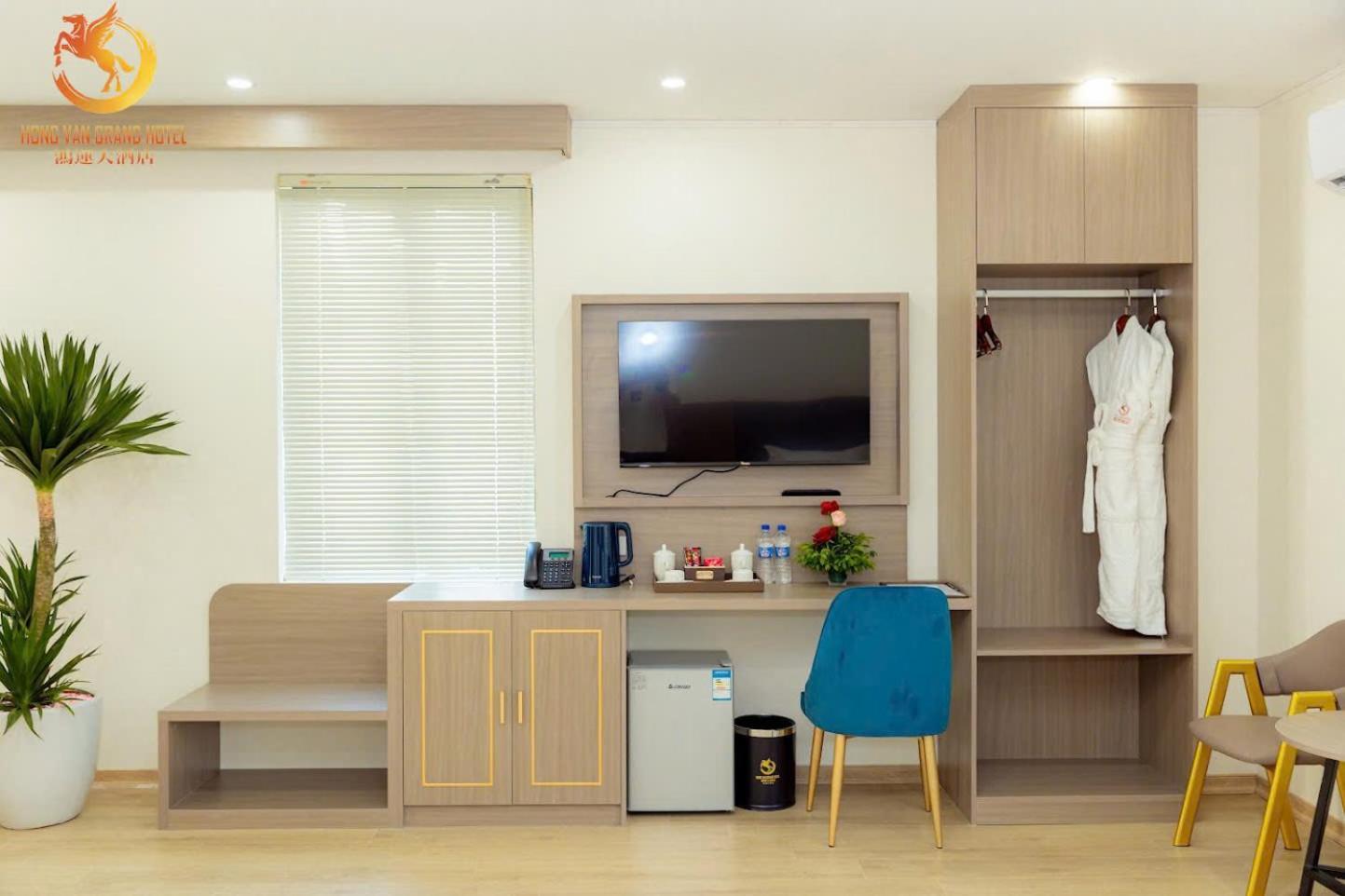 Hong Van Grand Hotel Mong Cai Екстериор снимка